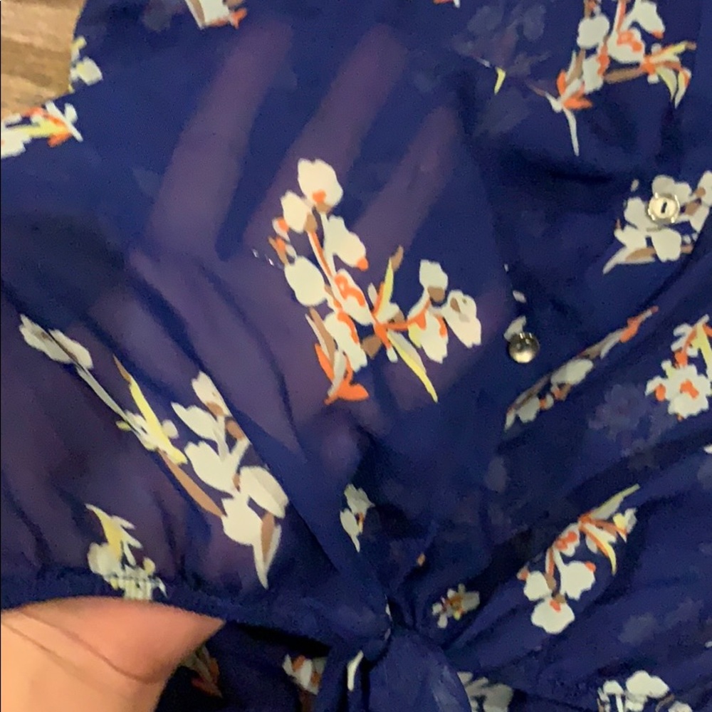 Button down blouse - Picture 2 of 2